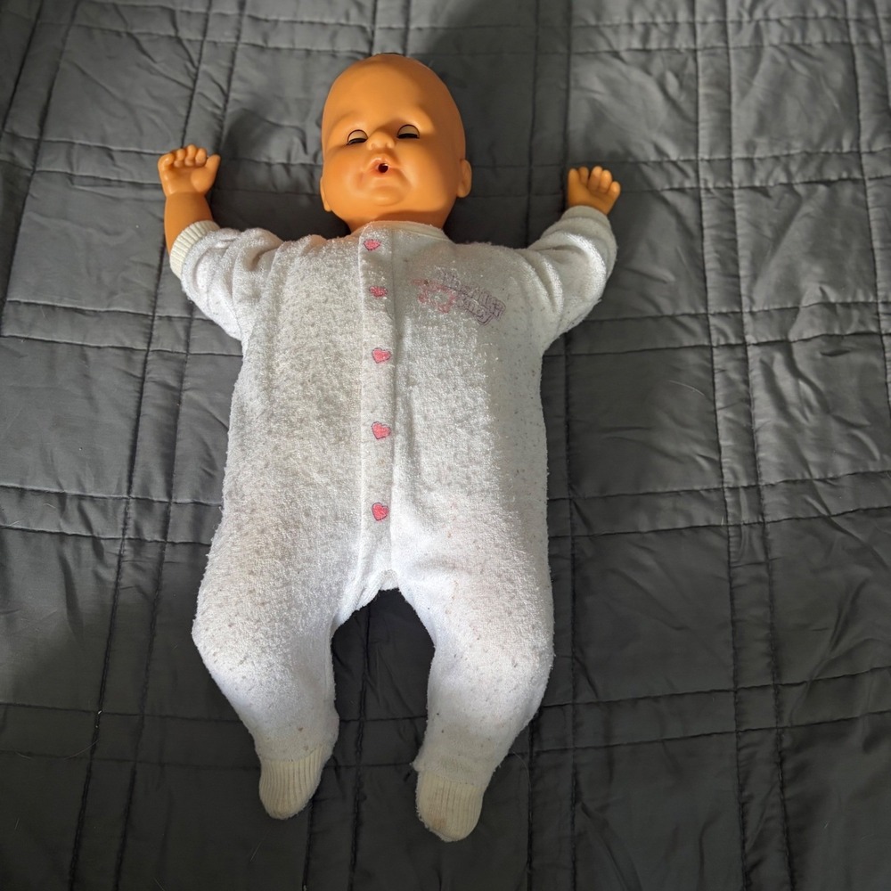 Vintage 1998 DSI Hush Lil Baby Doll 18" Electronic Baby Original Outfit READ